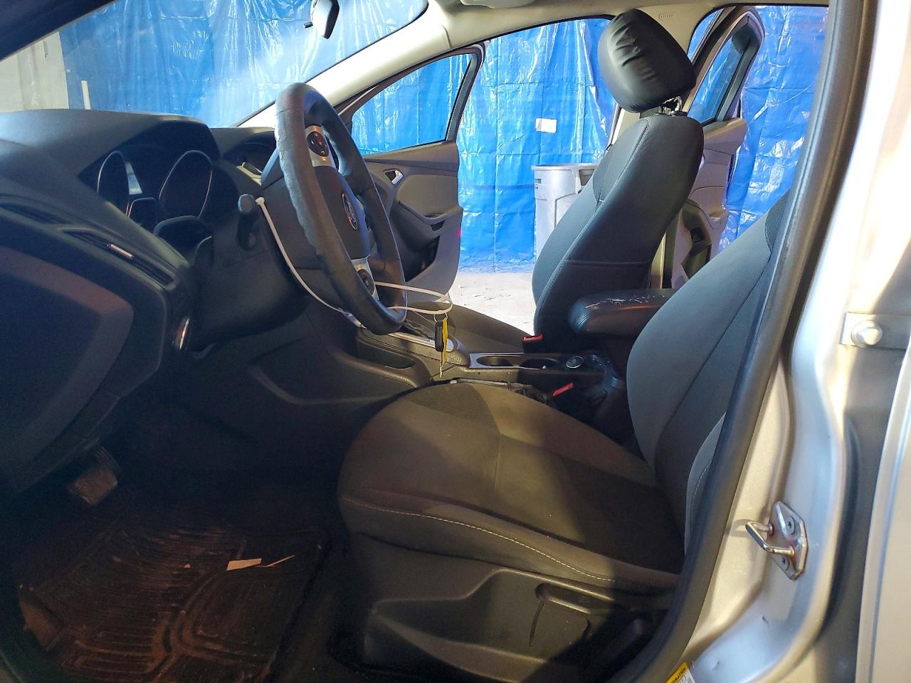 2014 FORD FOCUS SE photo 19