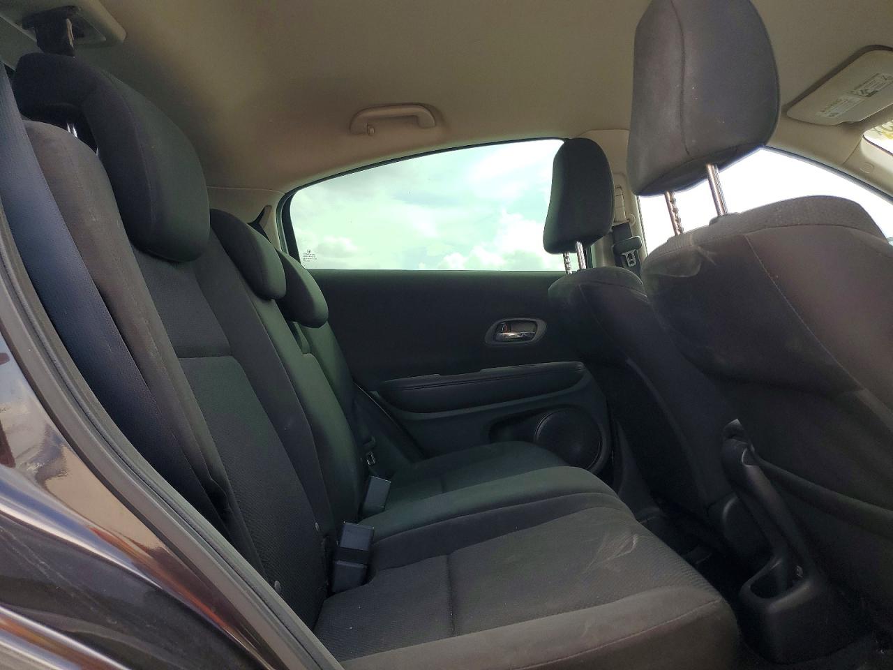 2016 HONDA HR-V LX photo 10