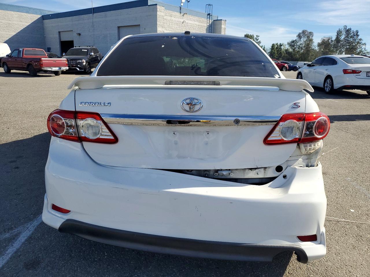 2013 TOYOTA COROLLA S photo 6