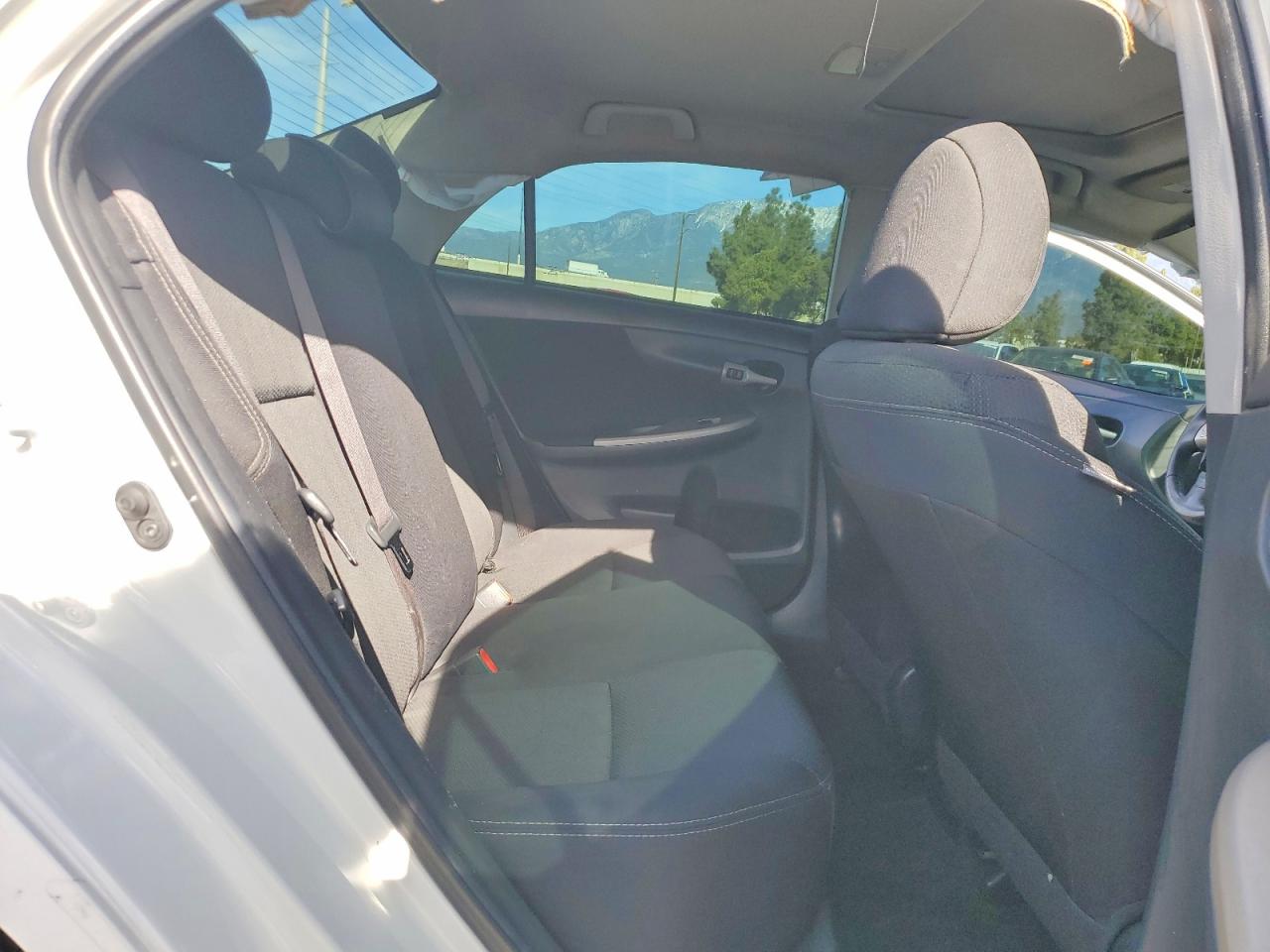 2013 TOYOTA COROLLA S photo 10