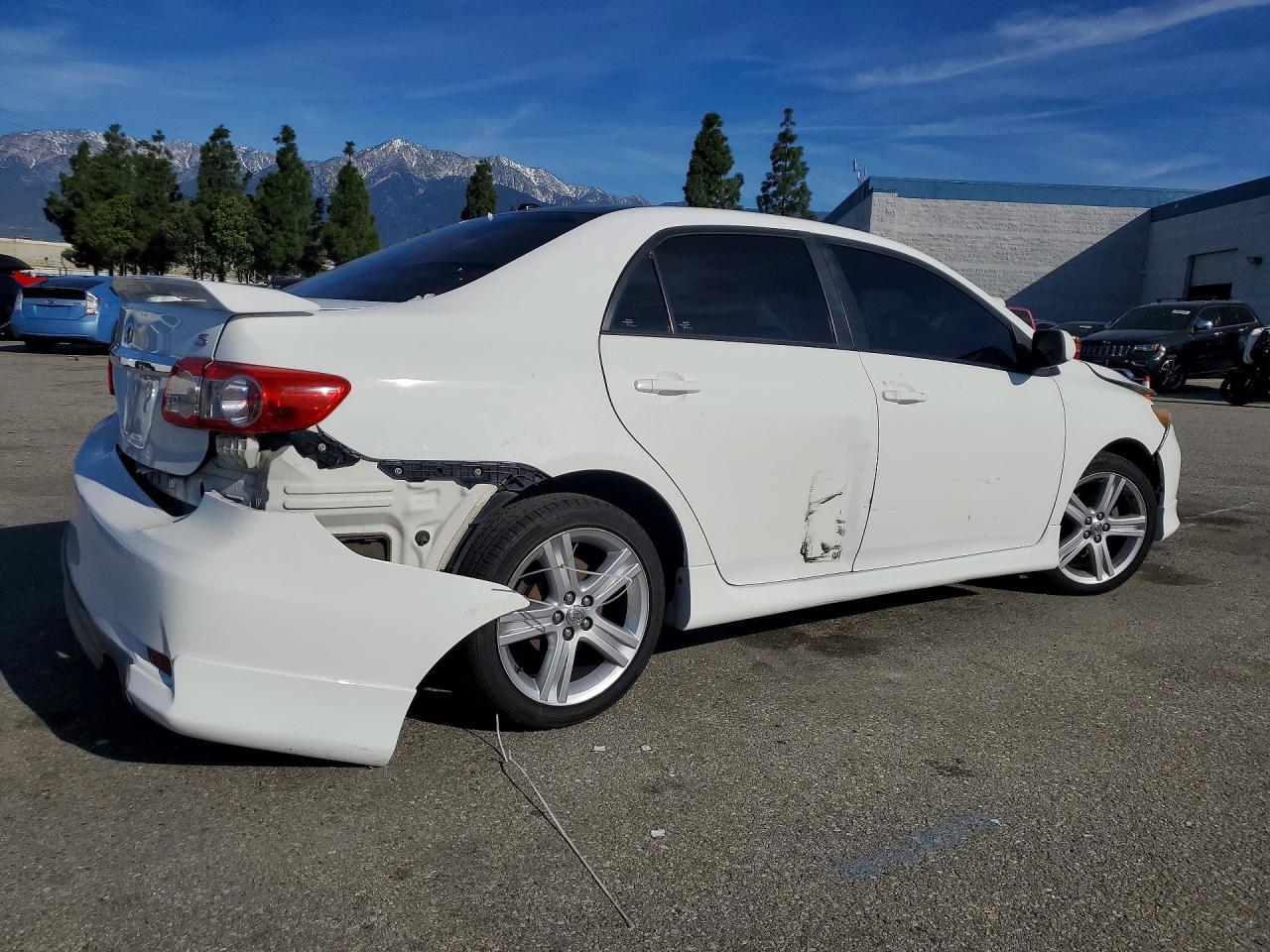 2013 TOYOTA COROLLA S photo 3