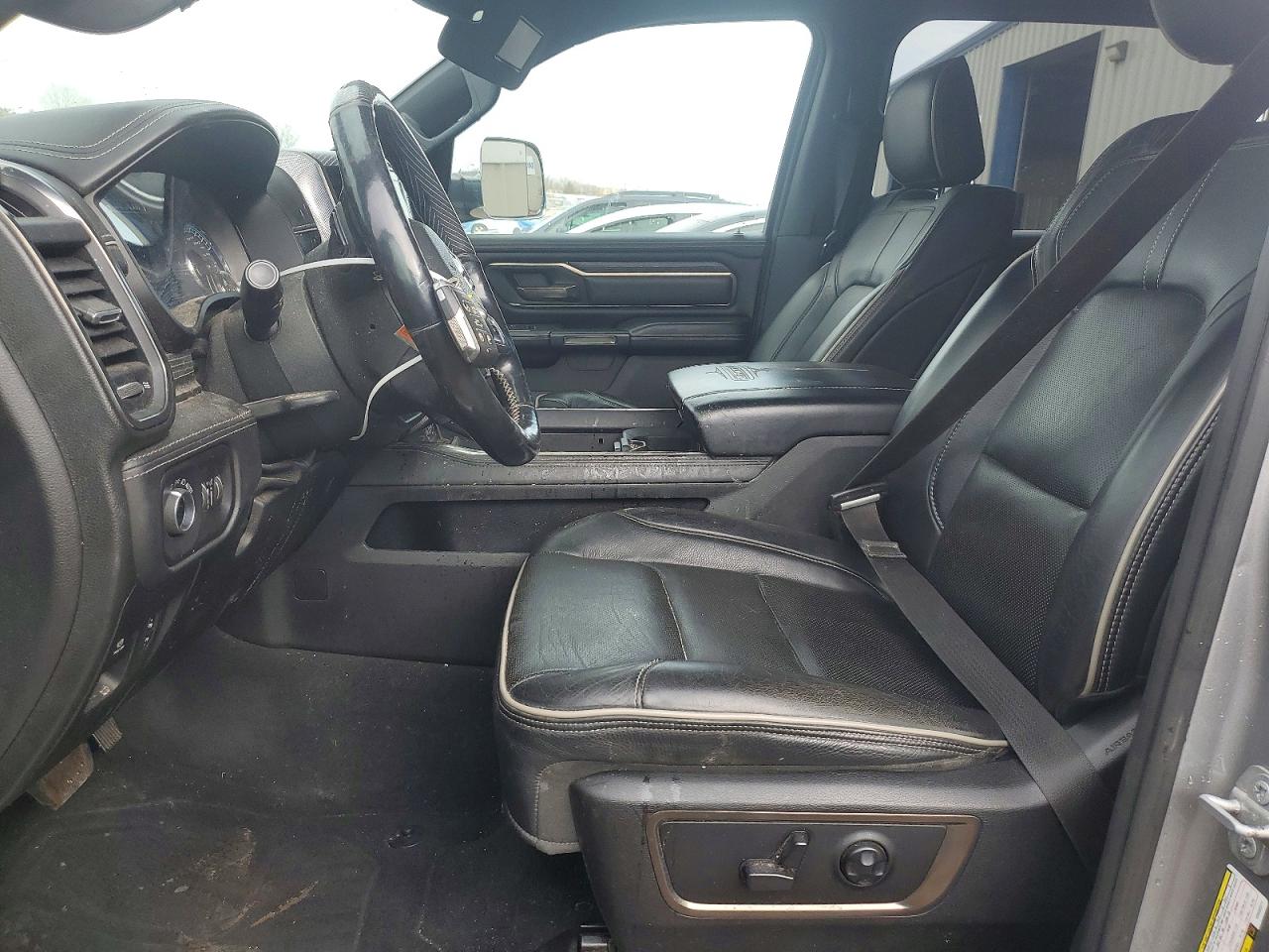 2019 RAM 1500 LIMITED photo 7