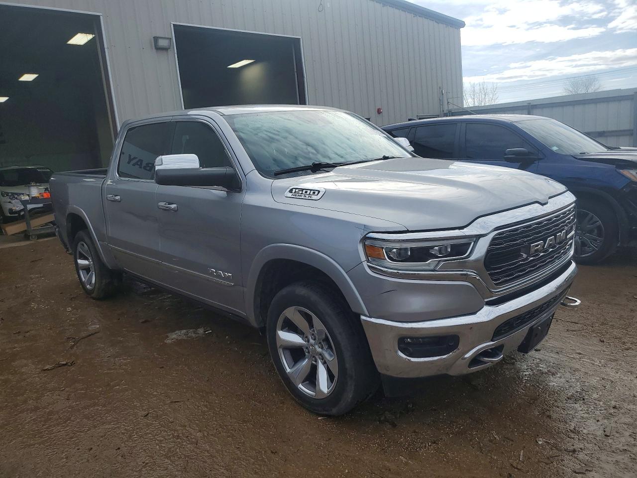 2019 RAM 1500 LIMITED photo 4
