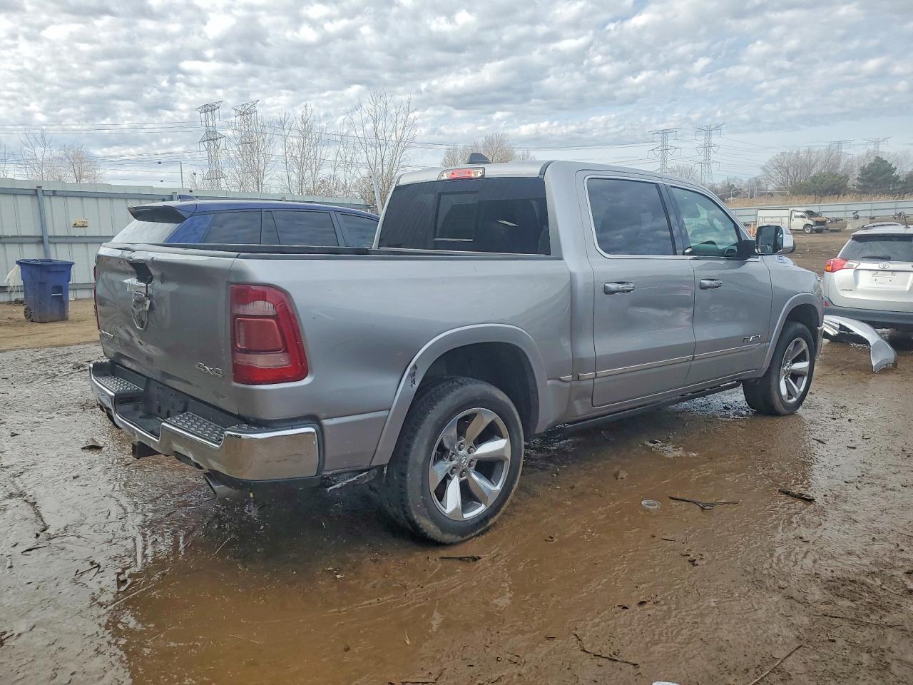 2019 RAM 1500 LIMITED photo 3