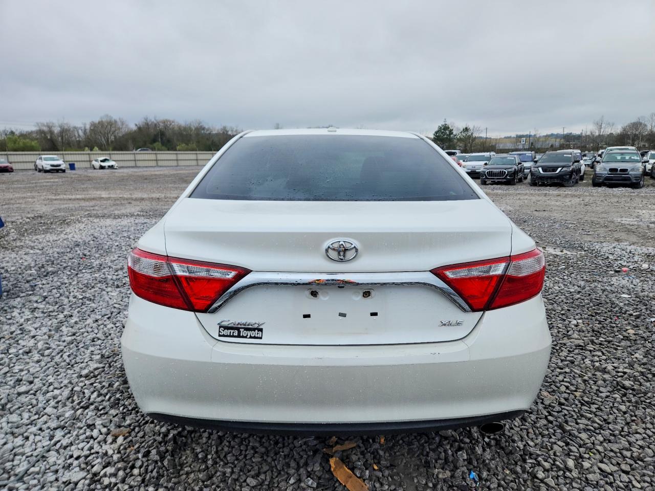 2016 TOYOTA CAMRY XLE photo 16