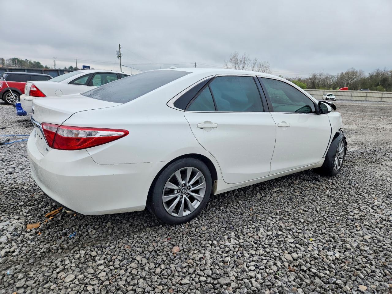 2016 TOYOTA CAMRY XLE photo 7