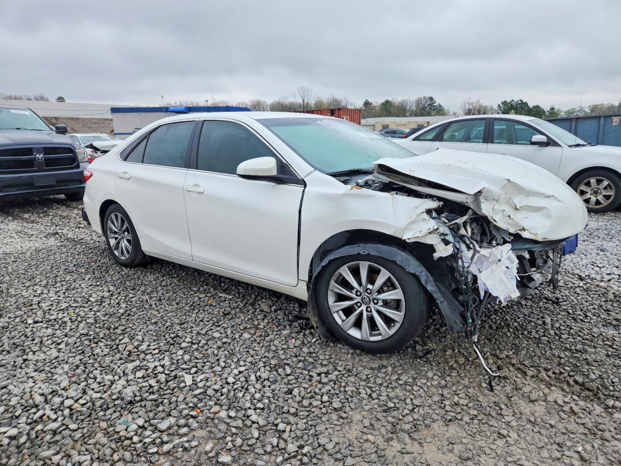 2016 TOYOTA CAMRY XLE photo 10