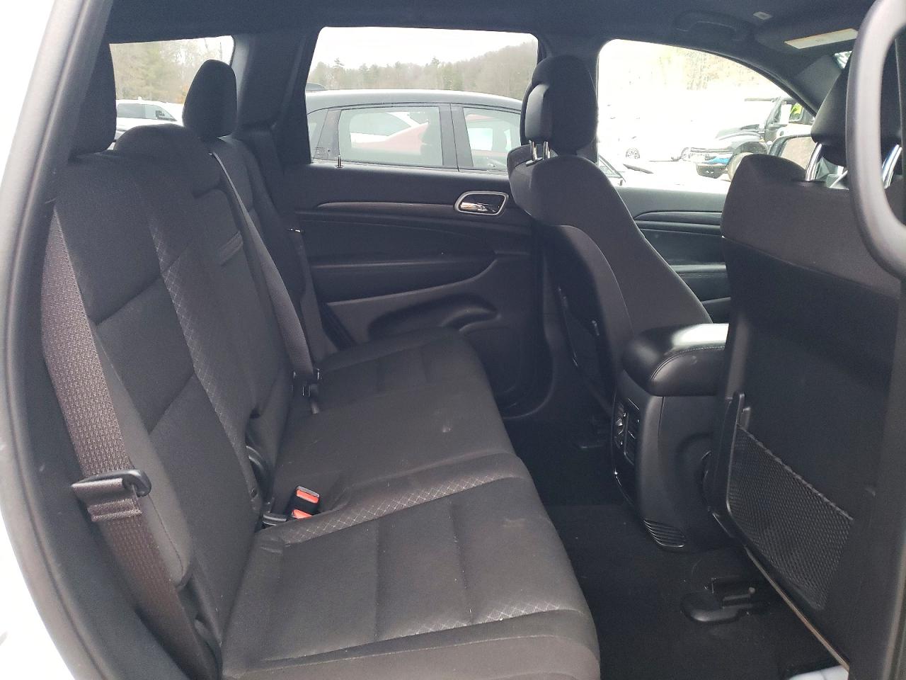 2020 JEEP GRAND CHEROKEE LAREDO photo 11