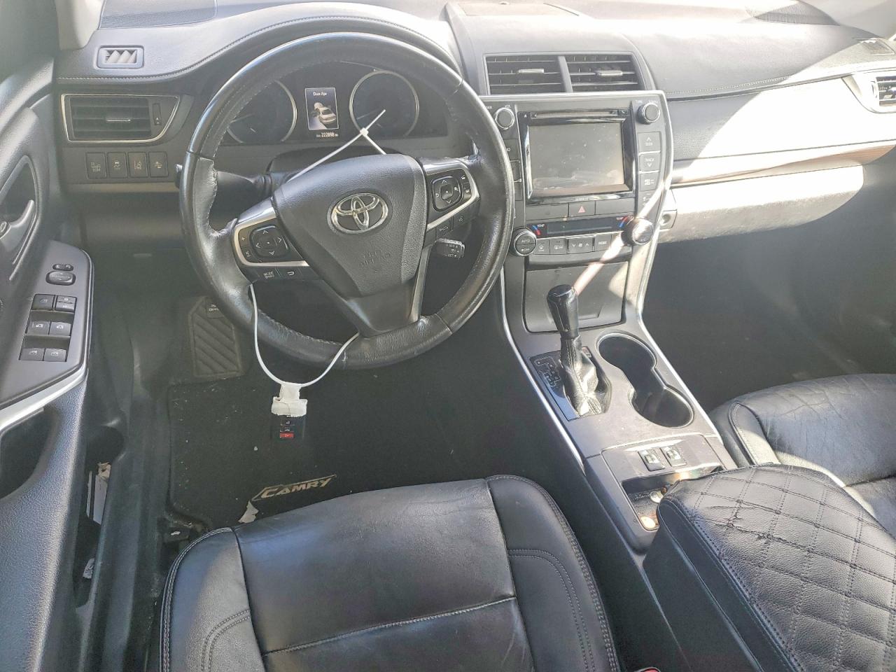 2017 TOYOTA CAMRY XLE V6 photo 8