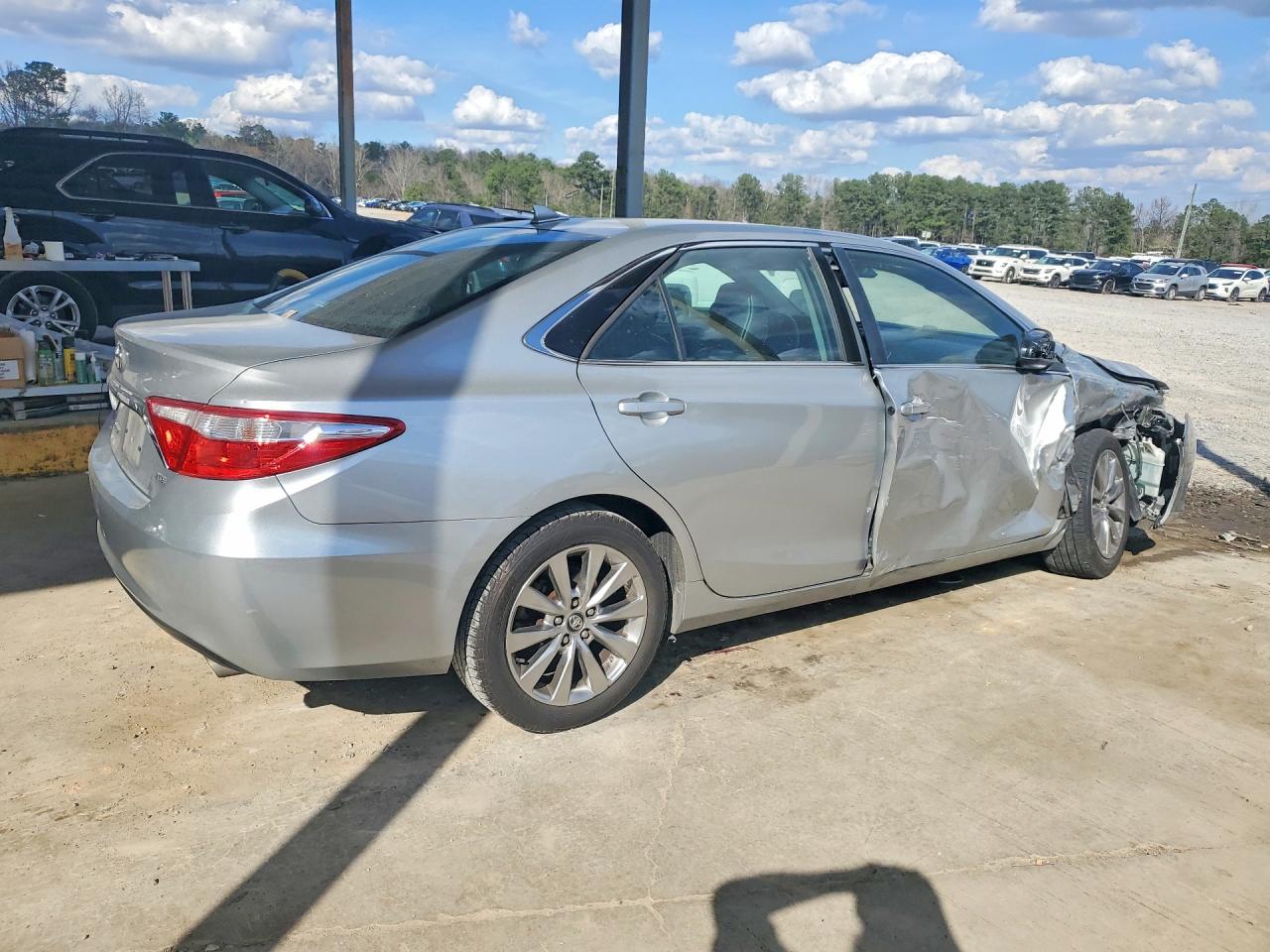 2017 TOYOTA CAMRY XLE V6 photo 3