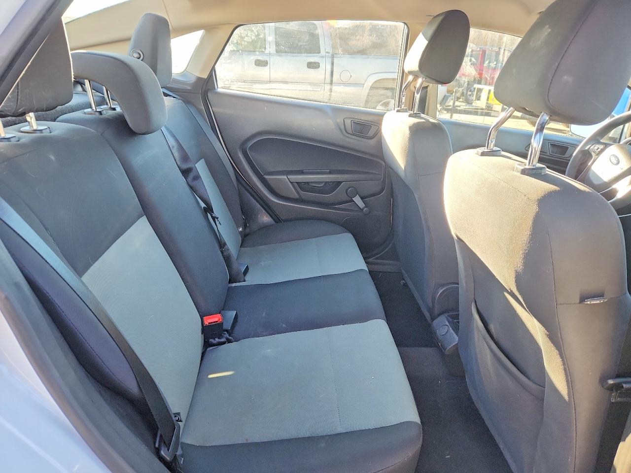 2018 FORD FIESTA S photo 19