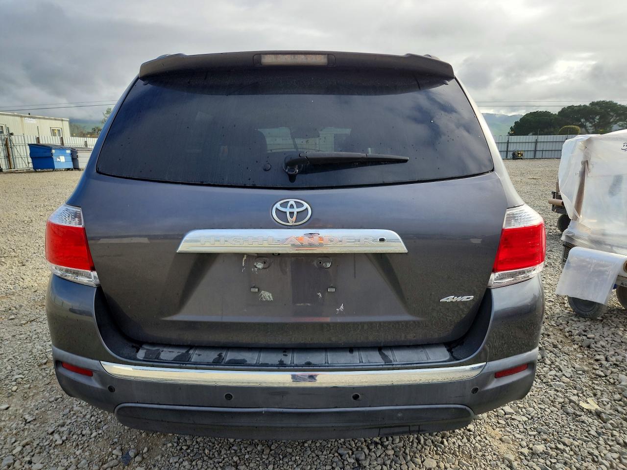 2013 TOYOTA HIGHLANDER SE photo 16