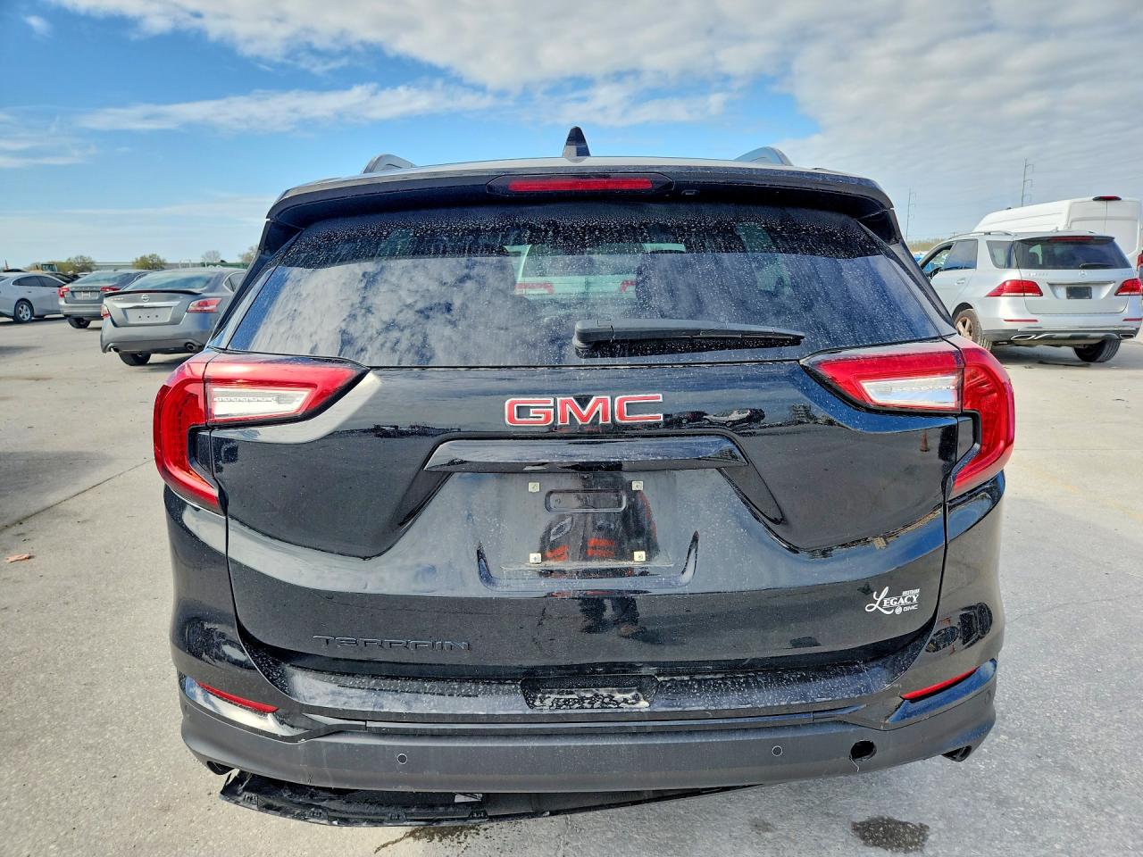 2024 GMC TERRAIN SLE photo 11