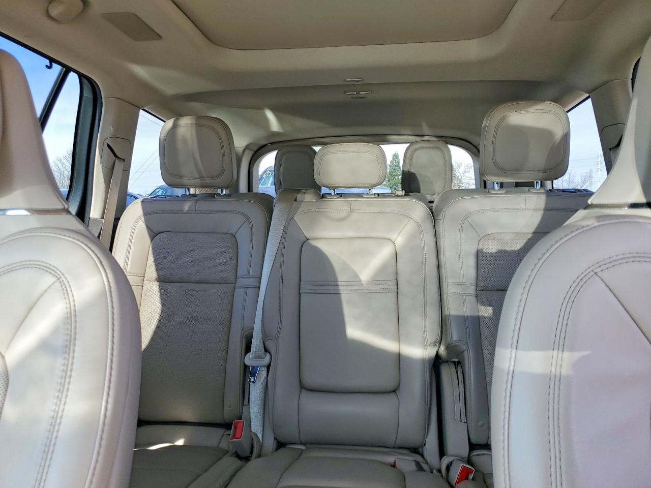 2021 LINCOLN AVIATOR RESERVE photo 10