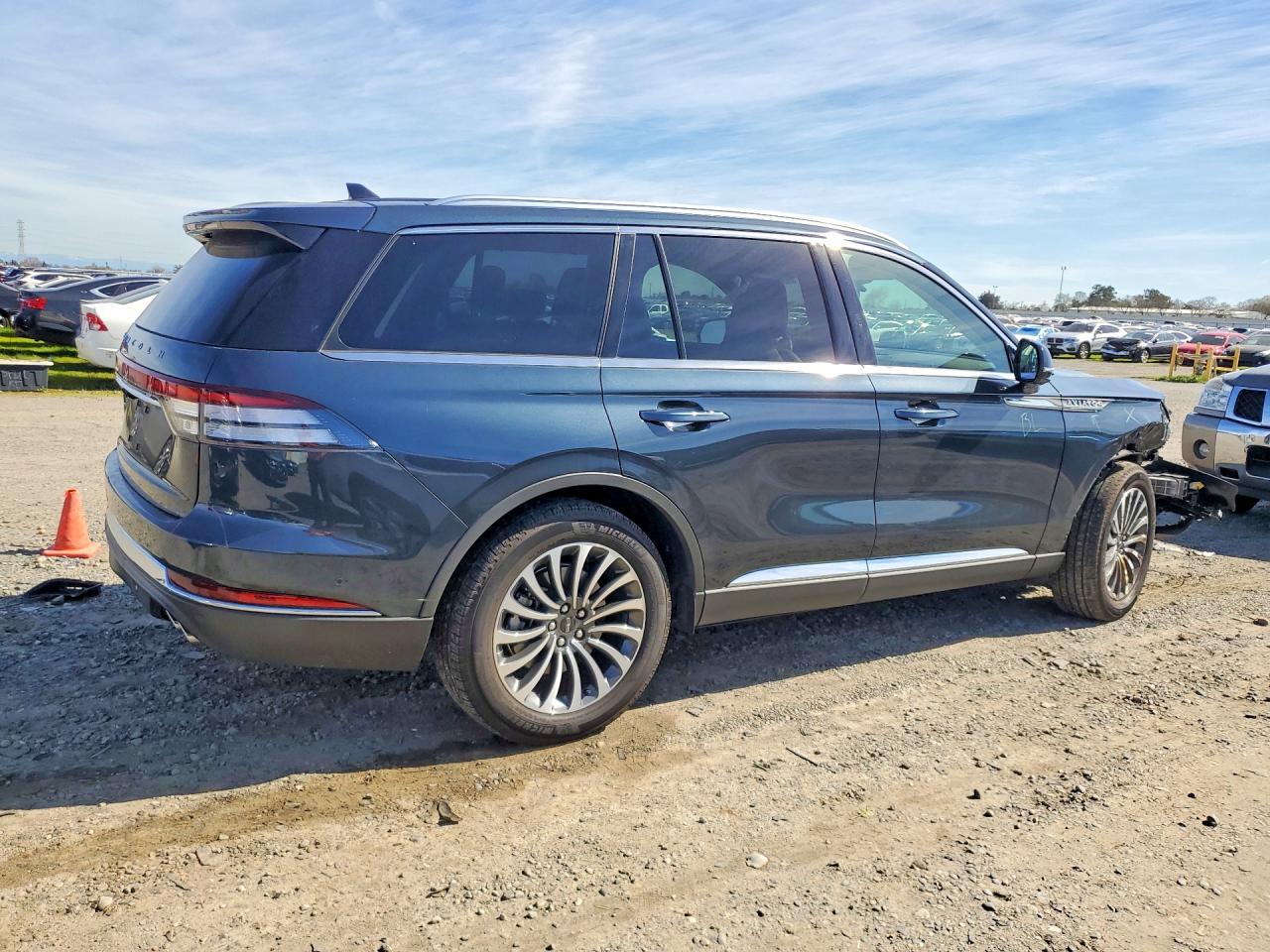 2021 LINCOLN AVIATOR RESERVE photo 3
