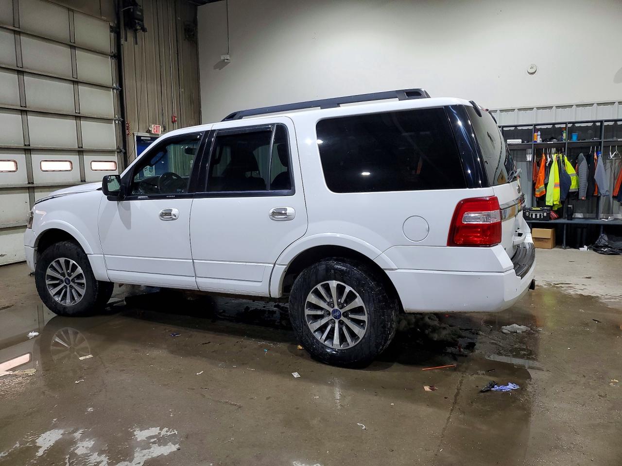 2017 FORD EXPEDITION XLT photo 2