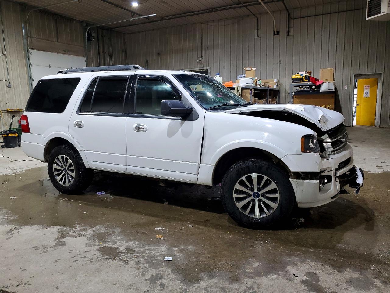 2017 FORD EXPEDITION XLT photo 4