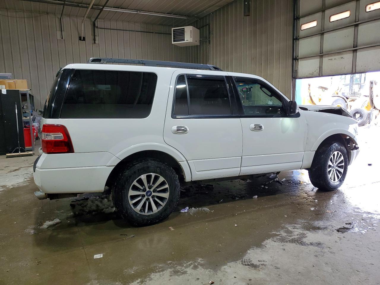 2017 FORD EXPEDITION XLT photo 3