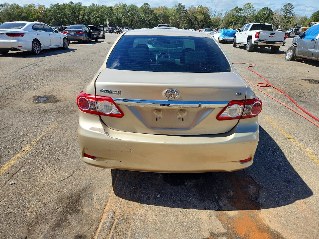2012 TOYOTA COROLLA LE photo 6