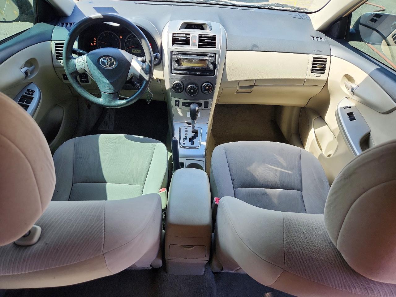 2012 TOYOTA COROLLA LE photo 8