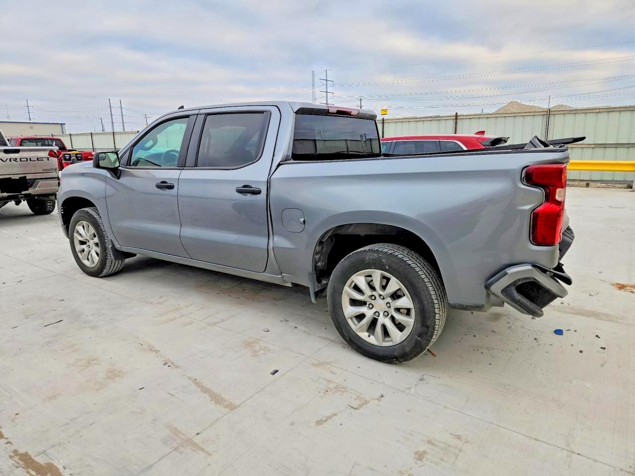 2025 CHEVROLET SILVERADO C1500 CUSTOM photo 4