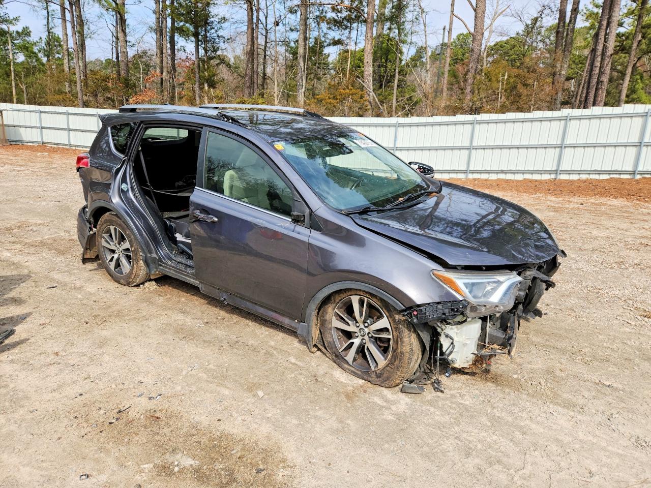 2018 TOYOTA RAV4 XLE photo 10