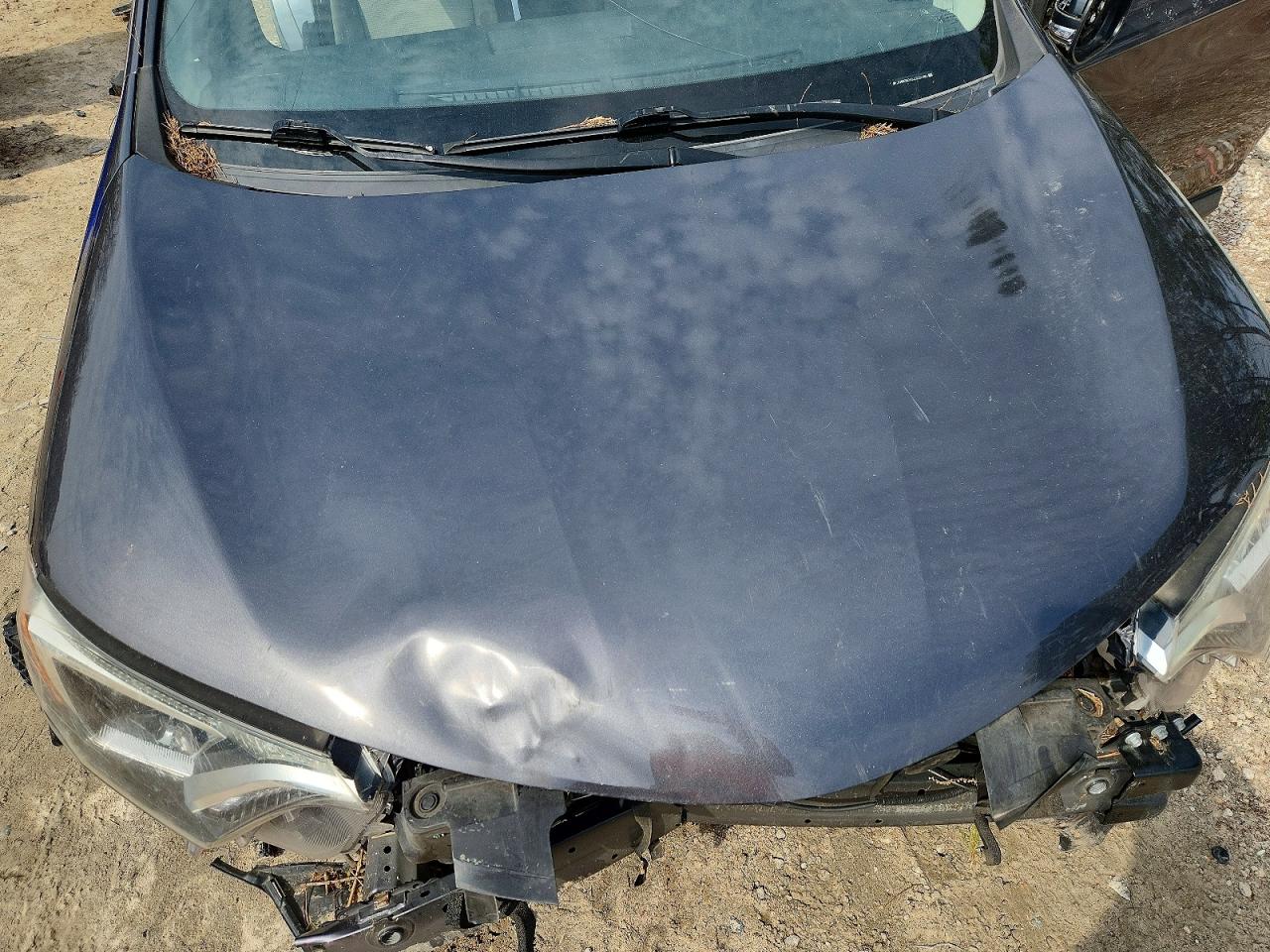 2018 TOYOTA RAV4 XLE photo 34