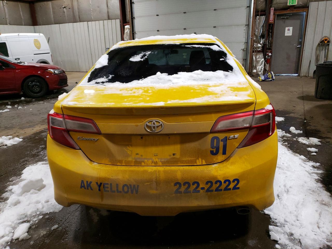 2013 TOYOTA CAMRY SE photo 6