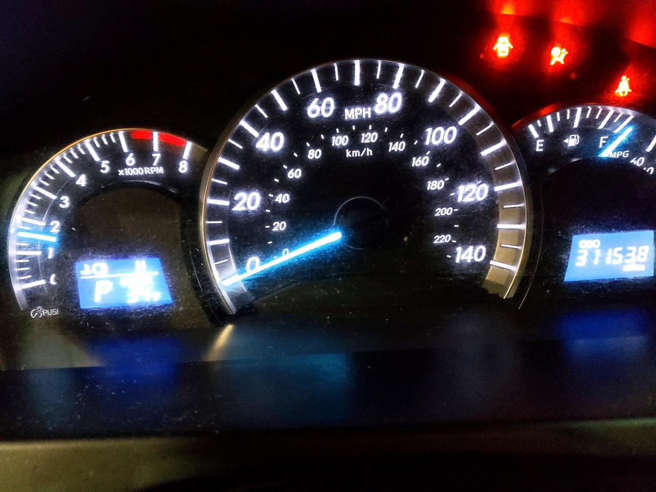 2013 TOYOTA CAMRY SE photo 9