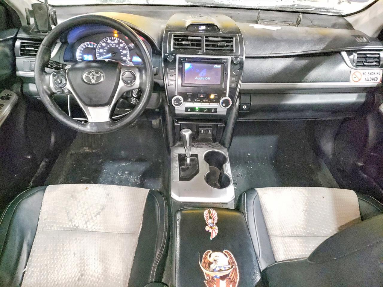 2013 TOYOTA CAMRY SE photo 8