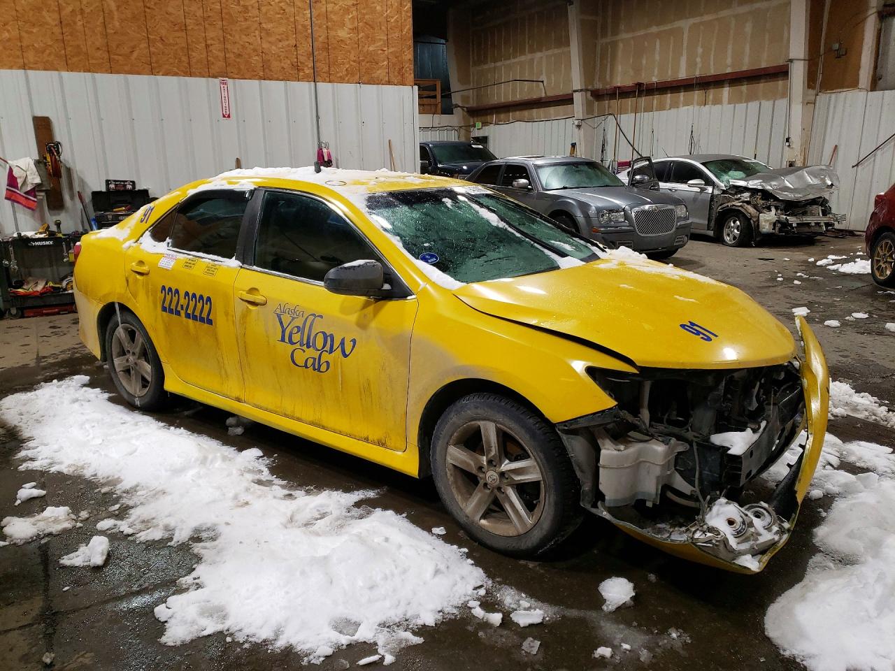 2013 TOYOTA CAMRY SE photo 4