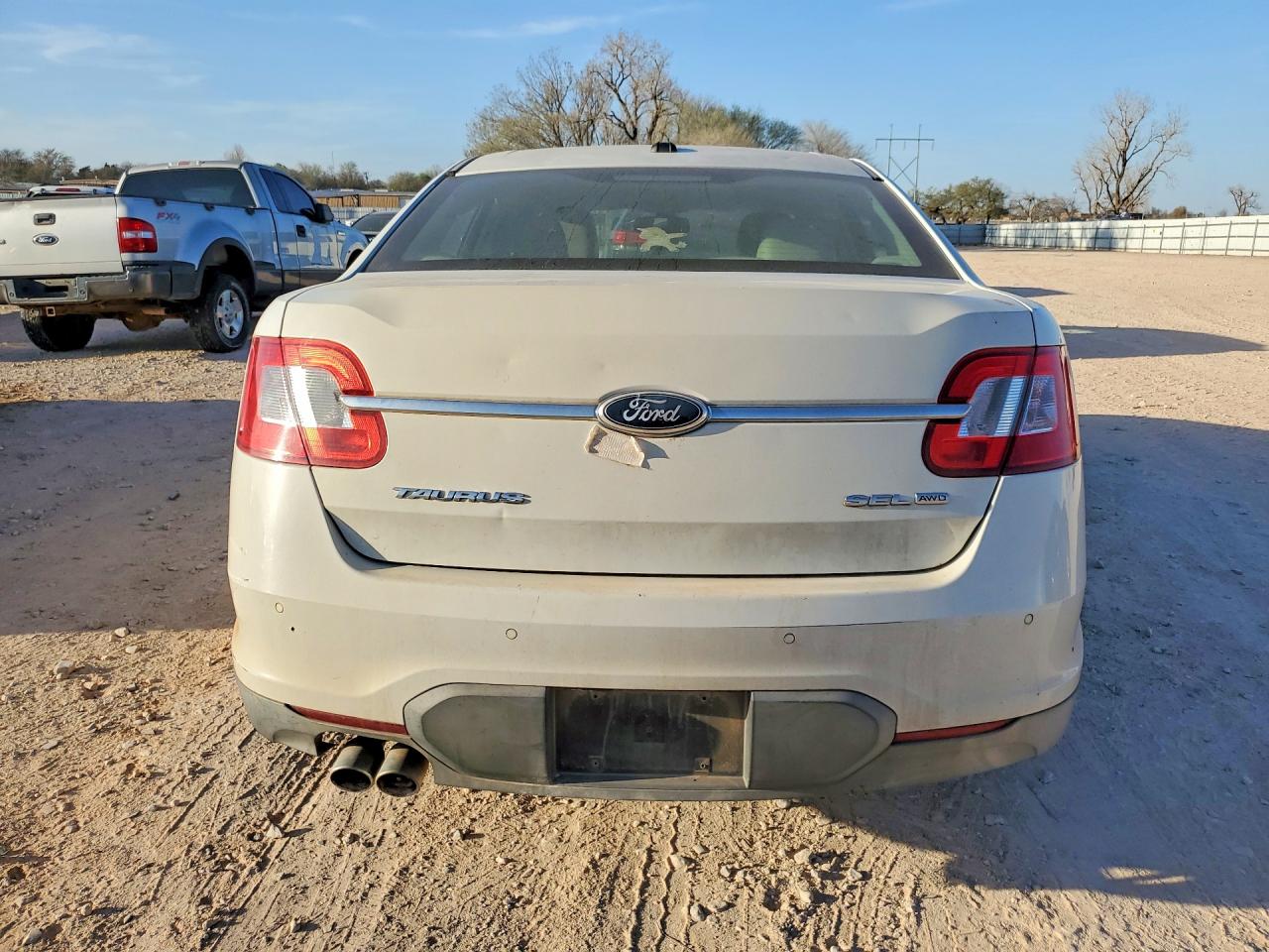 2012 FORD TAURUS SEL photo 11