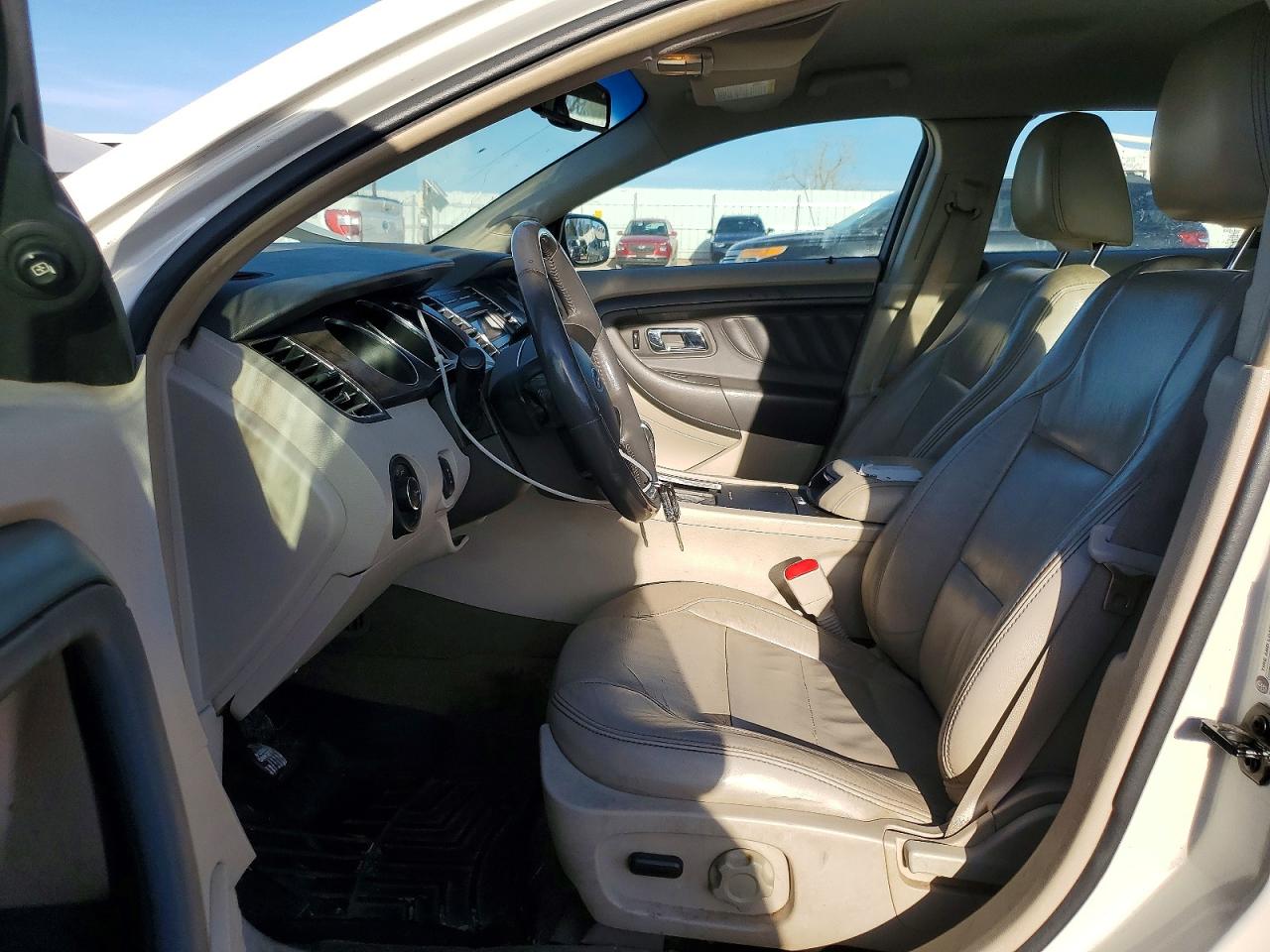 2012 FORD TAURUS SEL photo 13