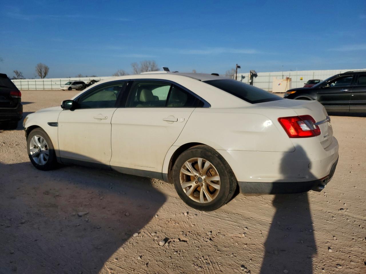 2012 FORD TAURUS SEL photo 3