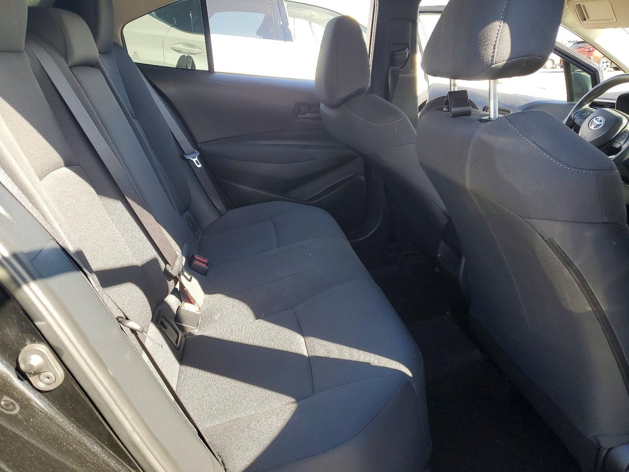 2022 TOYOTA COROLLA LE photo 28
