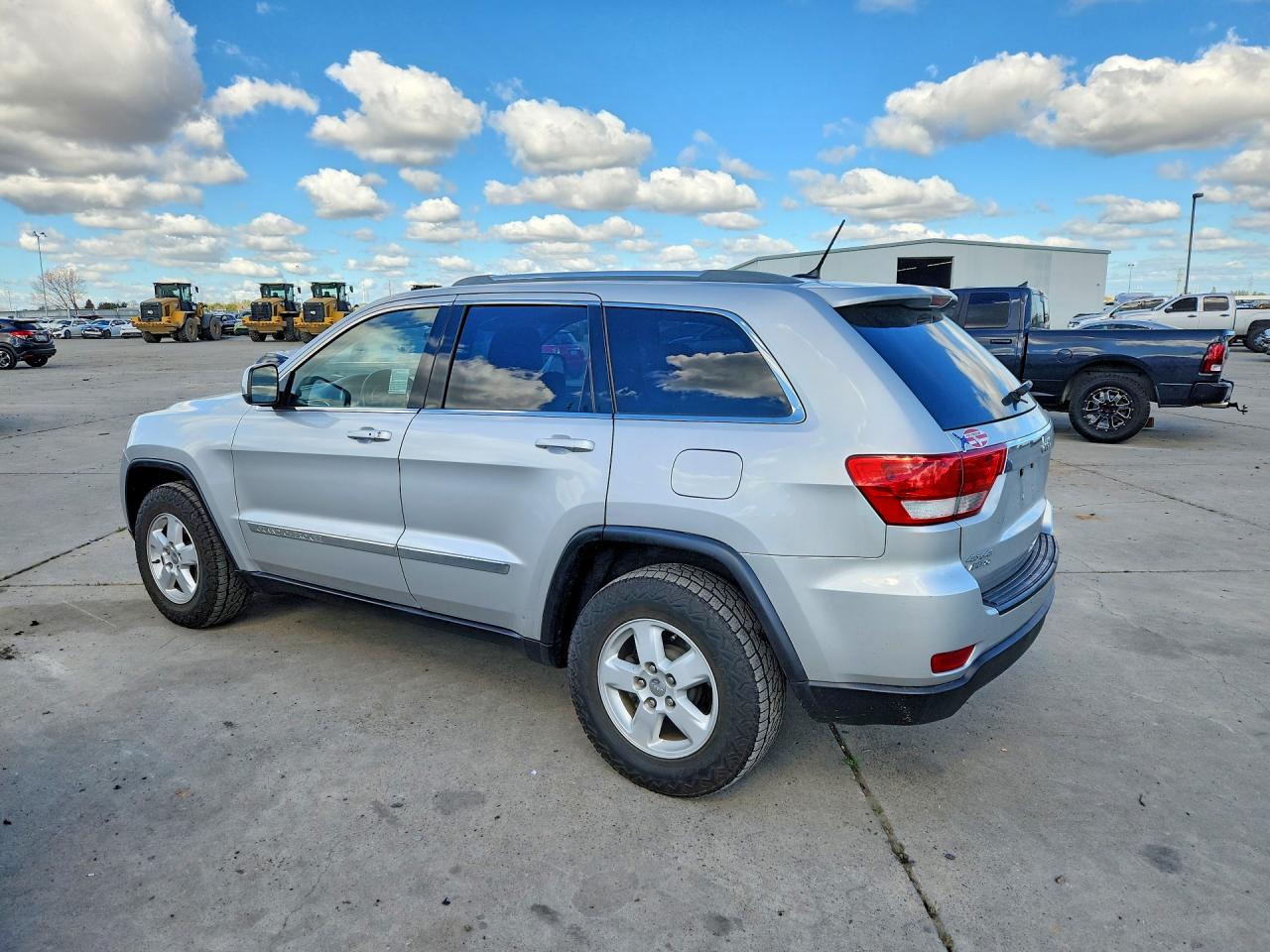 2012 JEEP GRAND CHEROKEE LAREDO photo 2