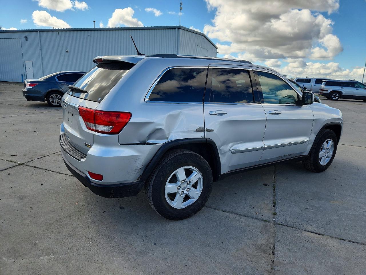 2012 JEEP GRAND CHEROKEE LAREDO photo 3