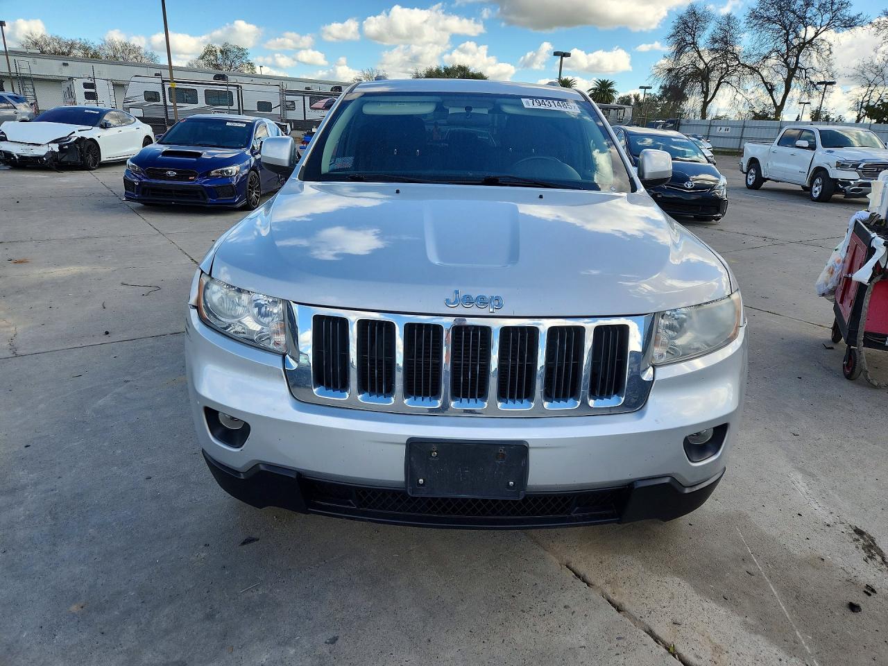 2012 JEEP GRAND CHEROKEE LAREDO photo 5