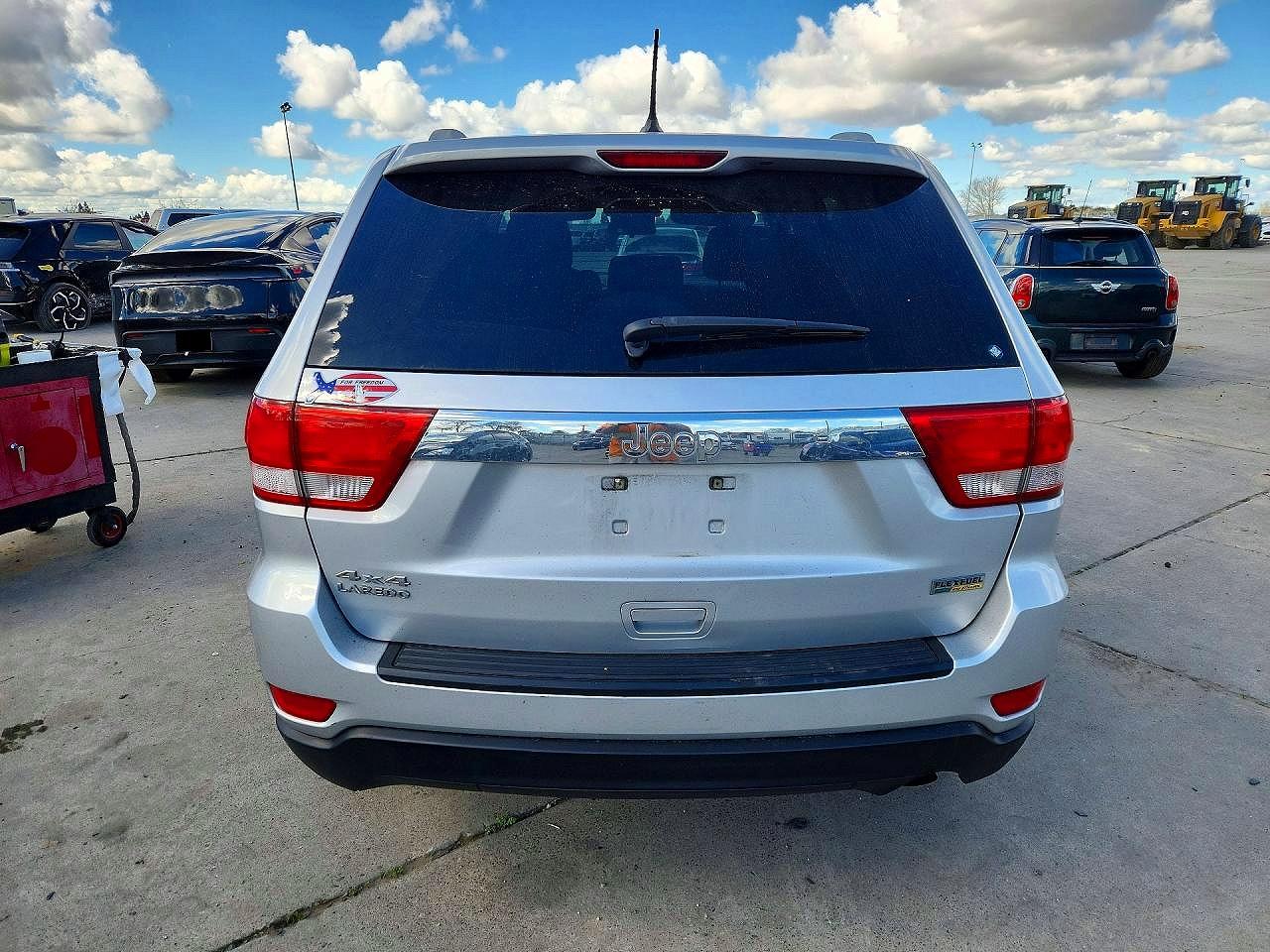 2012 JEEP GRAND CHEROKEE LAREDO photo 6