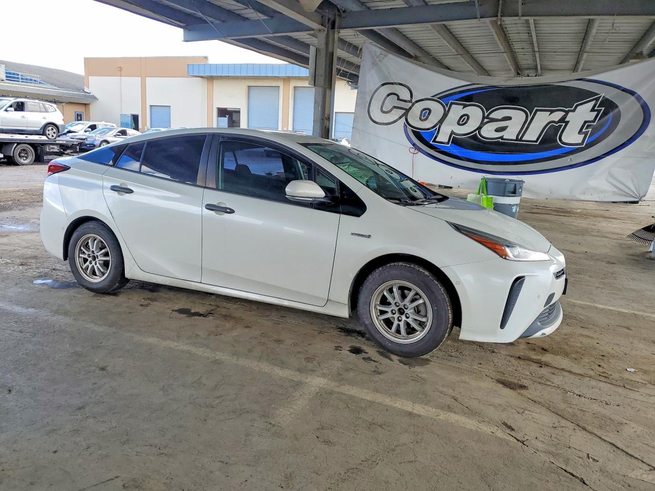 2019 TOYOTA PRIUS LE photo 10