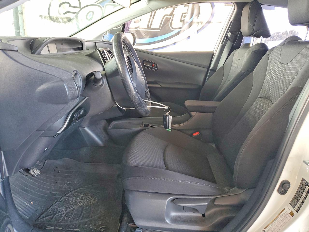 2019 TOYOTA PRIUS LE photo 19