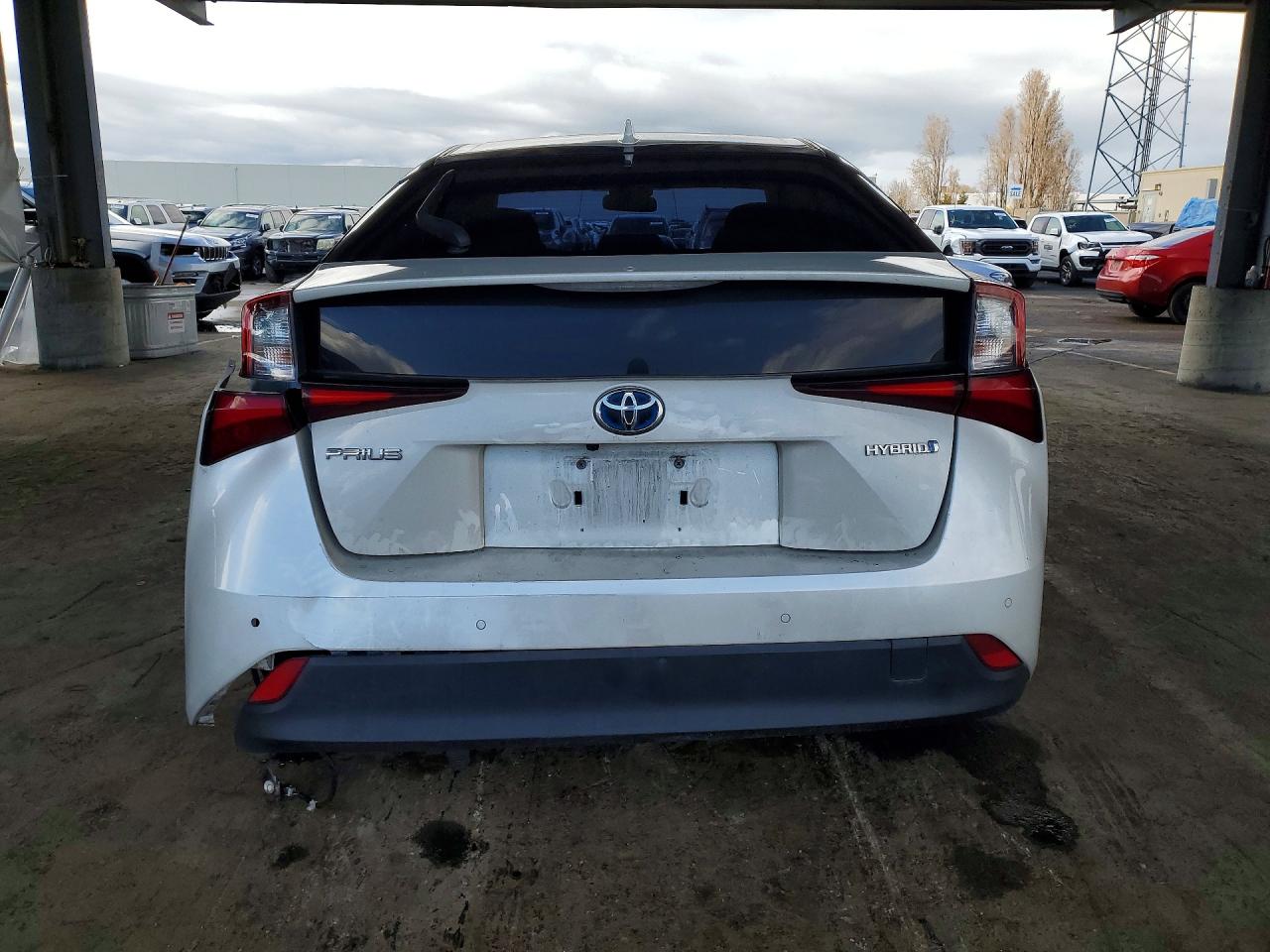 2019 TOYOTA PRIUS LE photo 16