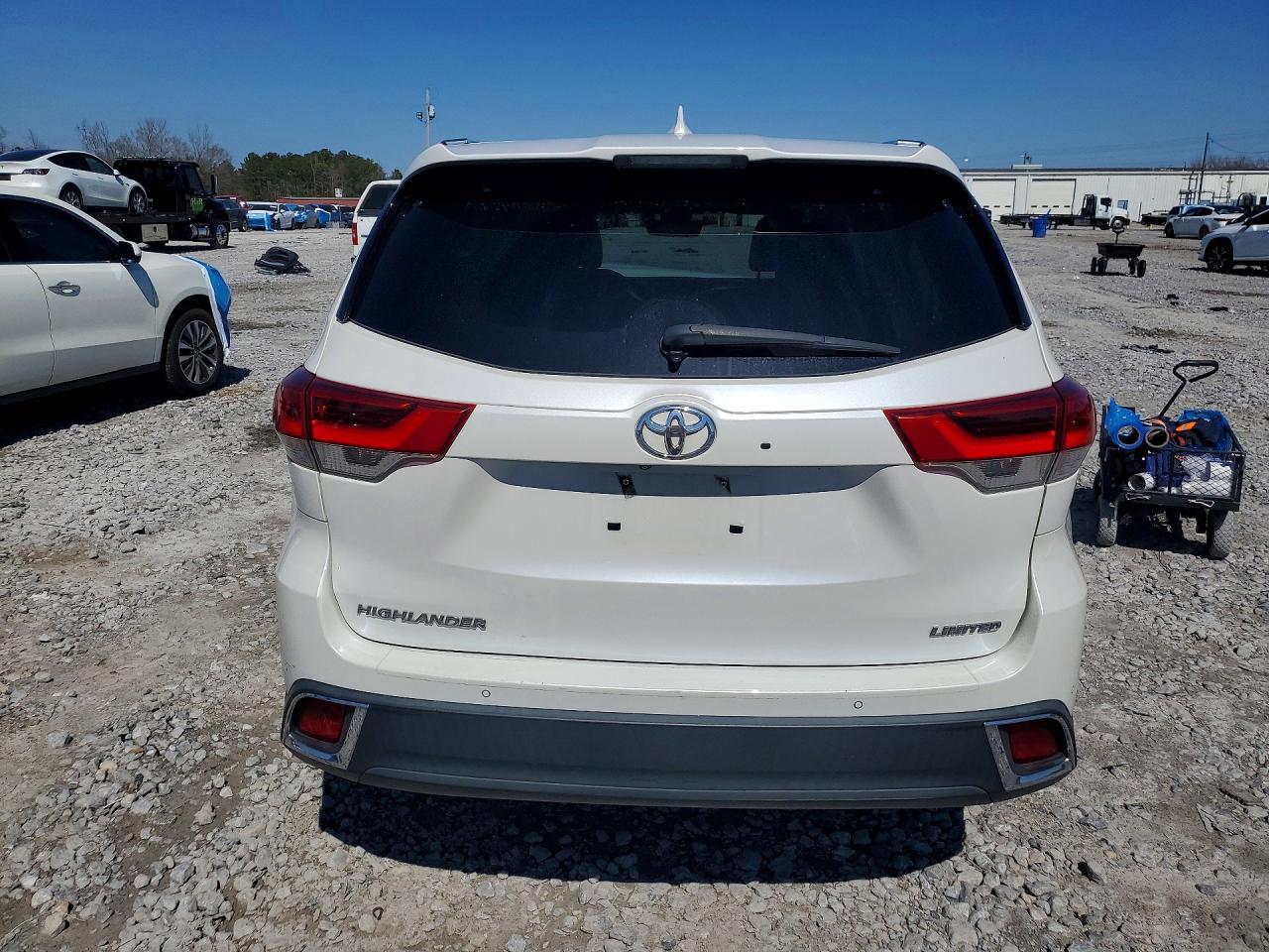 2019 TOYOTA HIGHLANDER LIMITED photo 6