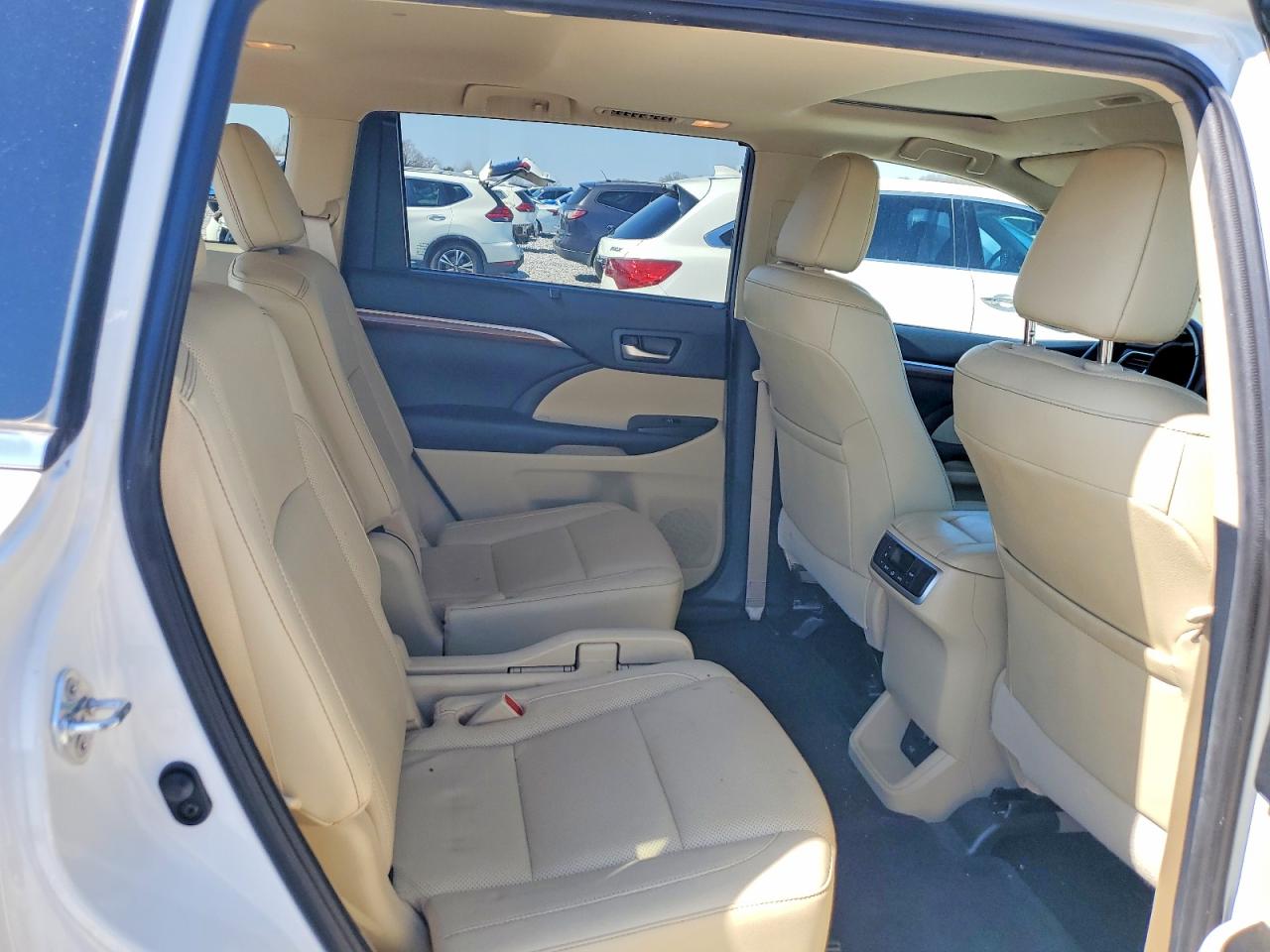 2019 TOYOTA HIGHLANDER LIMITED photo 10