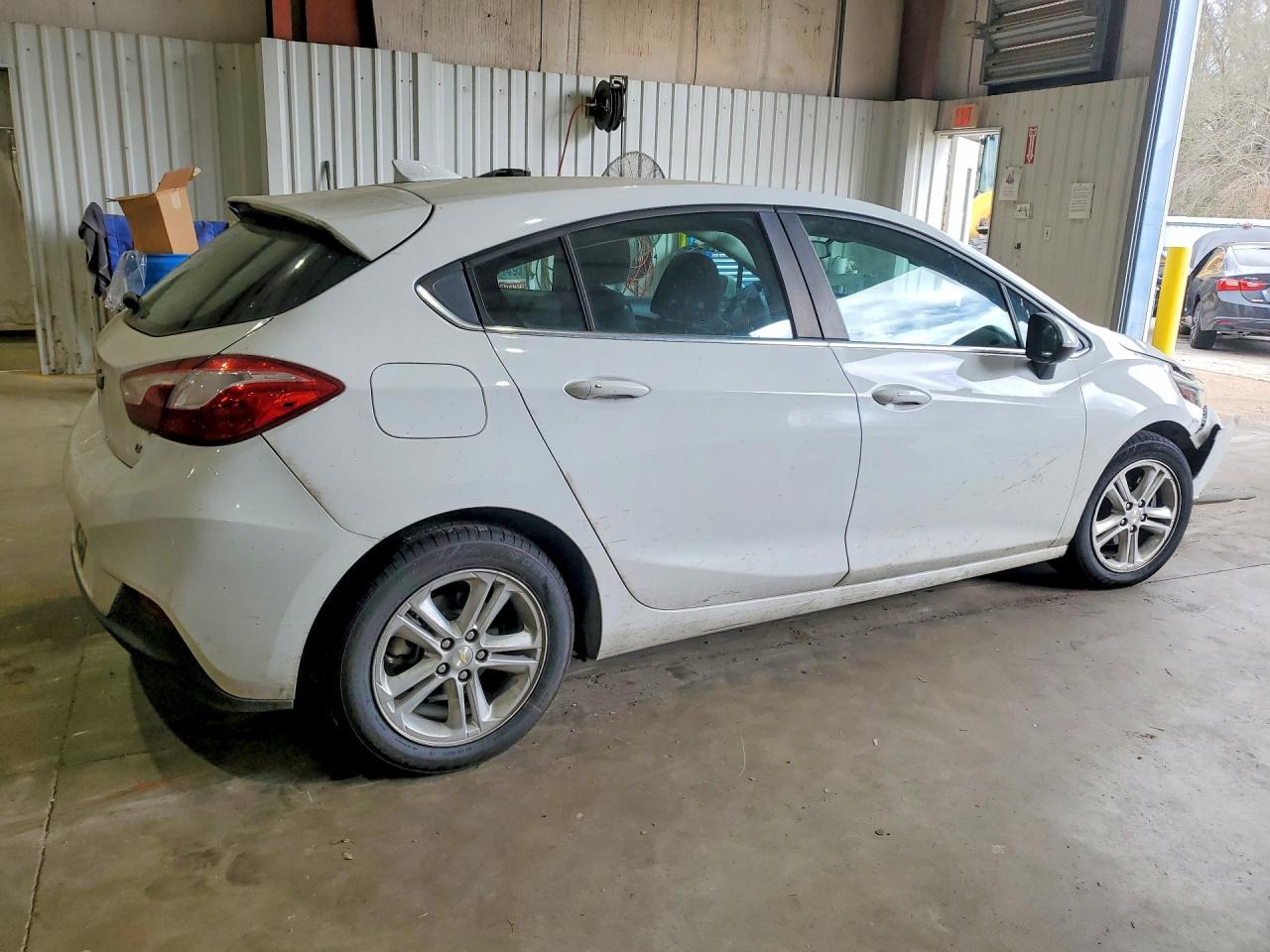 2017 CHEVROLET CRUZE LT photo 5