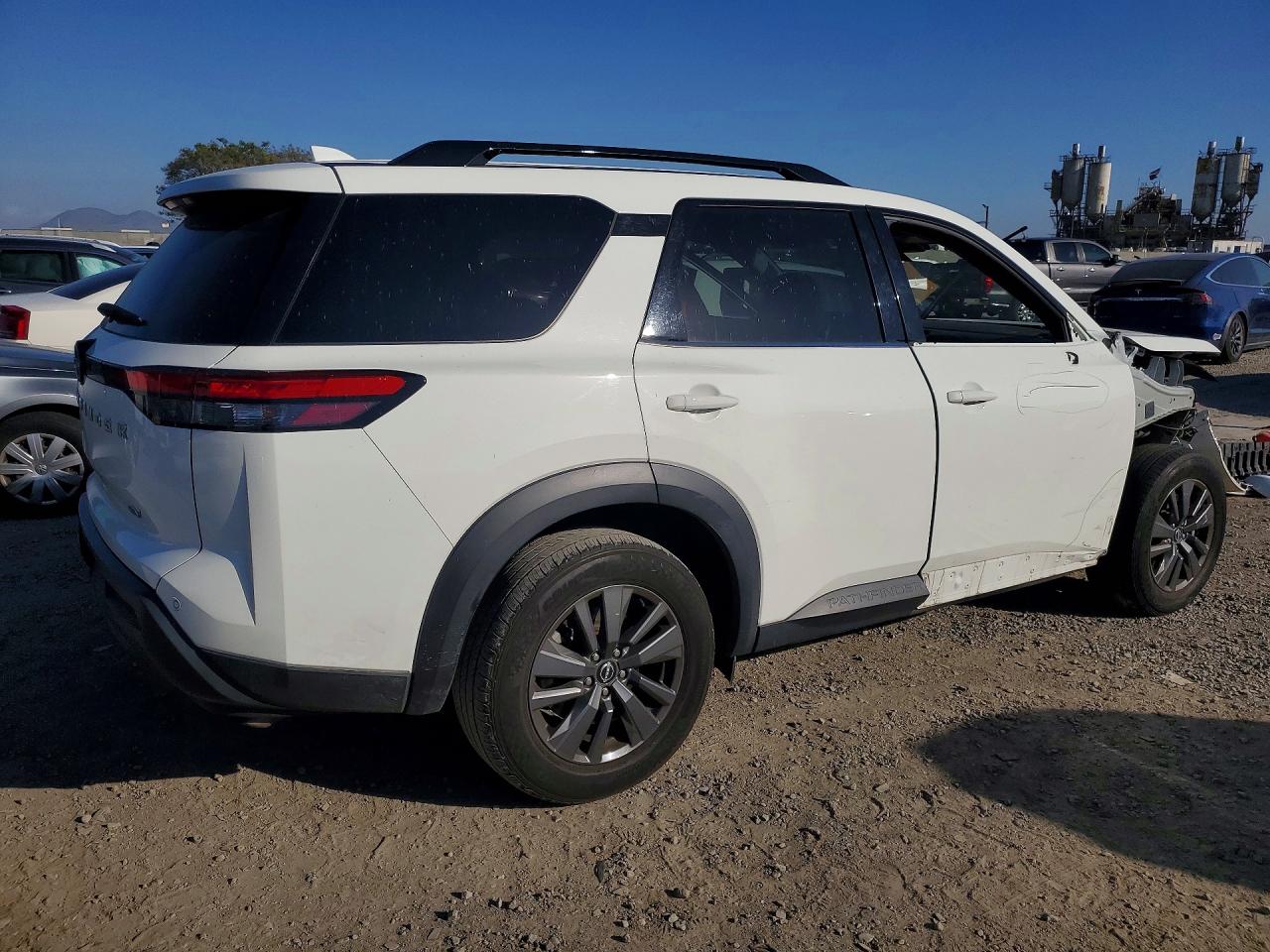 2023 NISSAN PATHFINDER SV photo 5