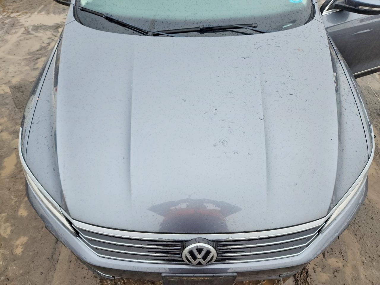 2017 VOLKSWAGEN PASSAT SE photo 11