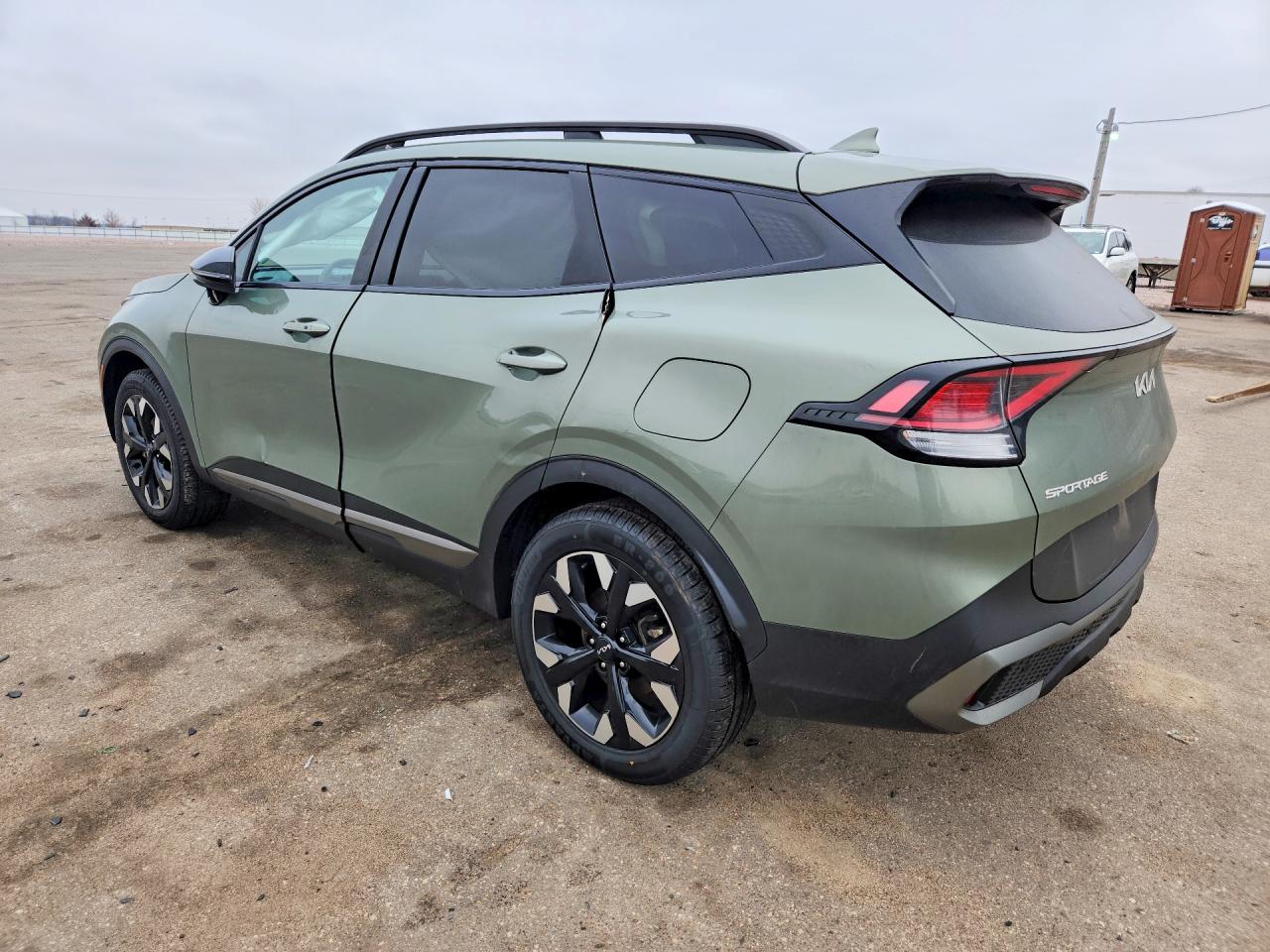 2023 KIA SPORTAGE X-LINE photo 2