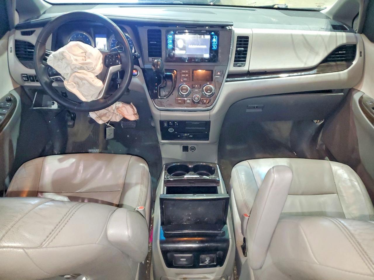 2015 TOYOTA SIENNA XLE PREMIUM 8-PASSENGER photo 15