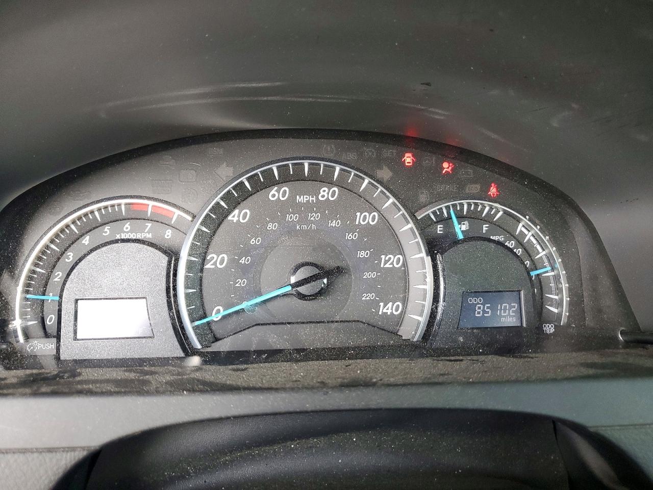 2012 TOYOTA CAMRY XLE photo 25
